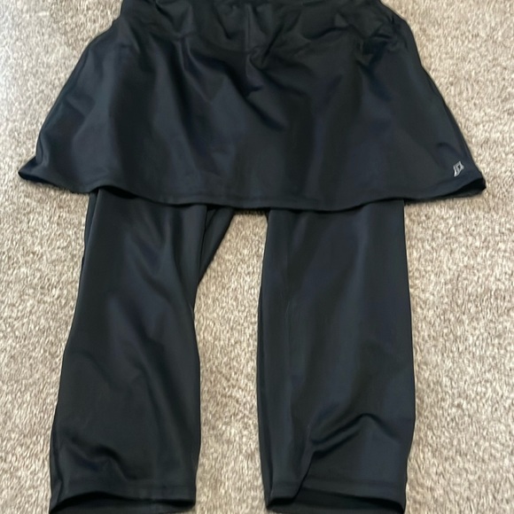 SkirtSports Skirts Vintage Skirt Sports Lotta Breeze Capri Black